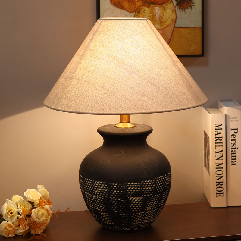 Desk Lamp - โคมไฟข้างเตียงสไตล์จีนใหม่ วาบิวินด์ สำหรับห้องพัก B&B ของตกแต่งห้องนั่งเล่นและห้องนอน วัสดุเซรามิก